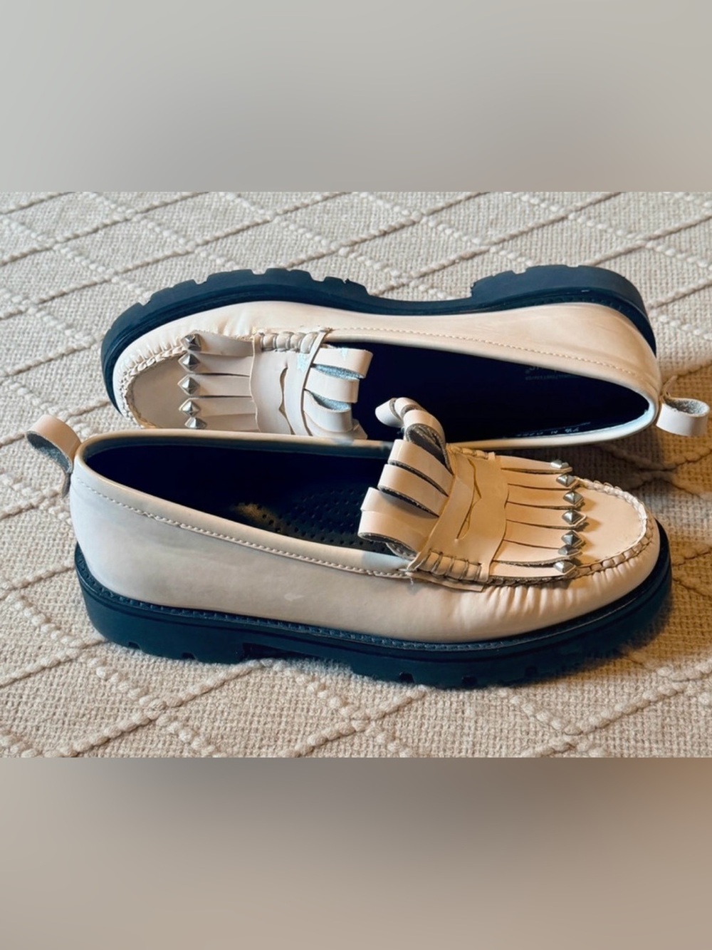 G.H. Bass Weejuns Lianna Kiltie Bit Lug Loafers Cream Leather 9.5M